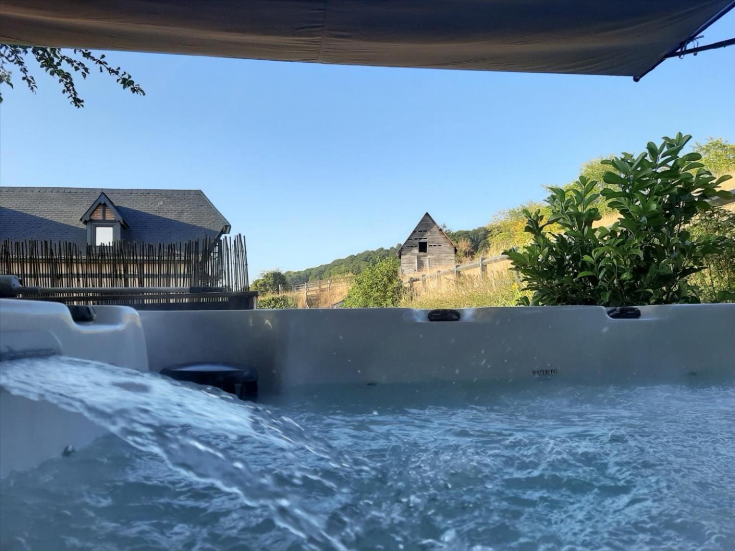 La Longere Des Nuits De Varenne Muchedent Exterior photo